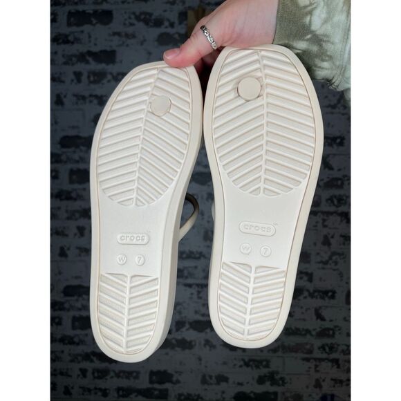 Crocs | women cream new slip on sandals - Picture 7 of 7
